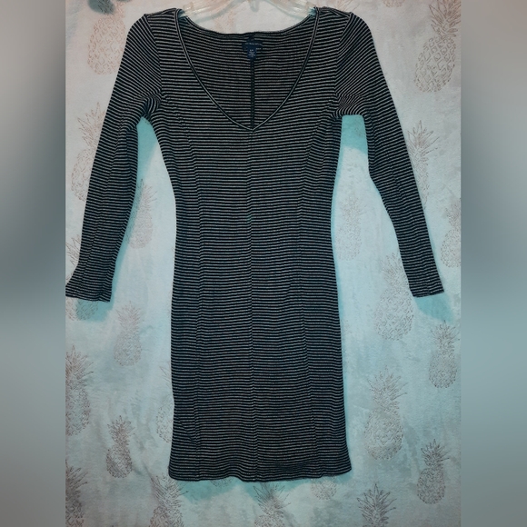 American Eagle Outfitters Dresses & Skirts - American Eagle Outfitters Dress Size Small
